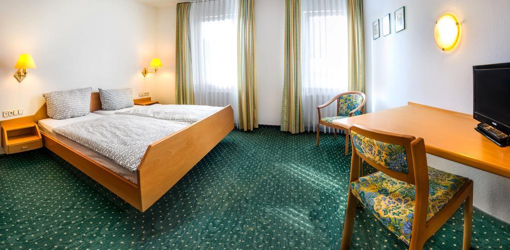 Hotel Hirsch Freudenstadt Værelse billede